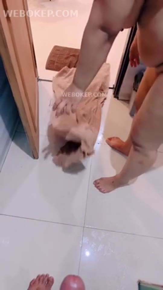 Ngentot Sama Mira Tobrut Crot Di Dada
